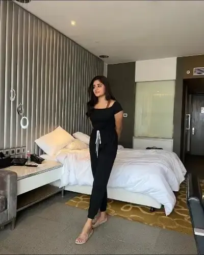 Call Girls Service in Phoenix Mall